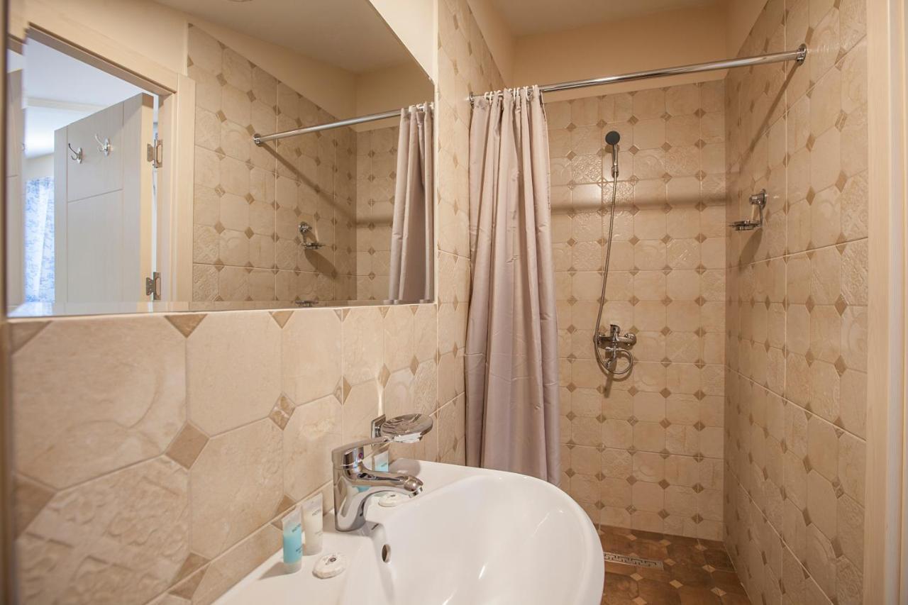 Caravan Villa Tbilisi Buitenkant foto