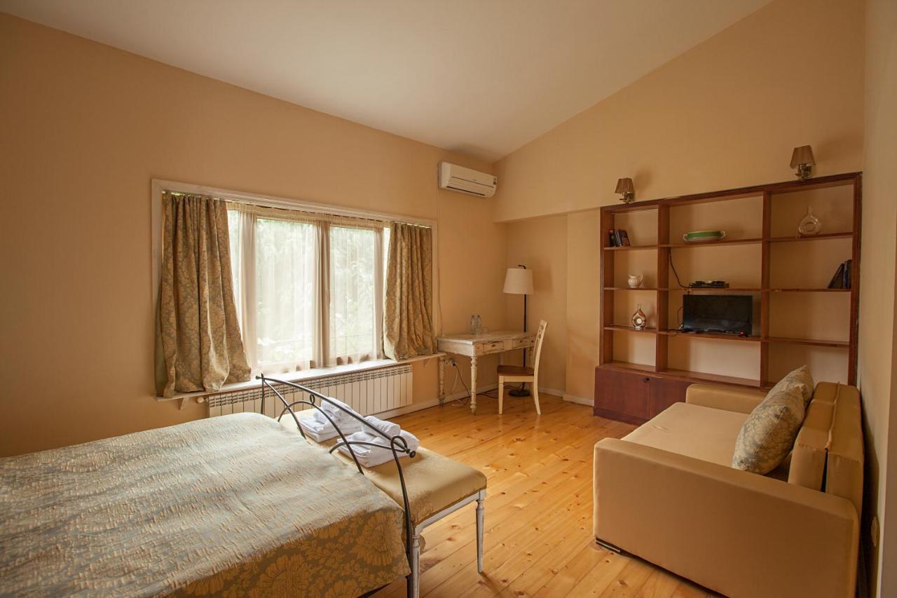 Caravan Villa Tbilisi Buitenkant foto
