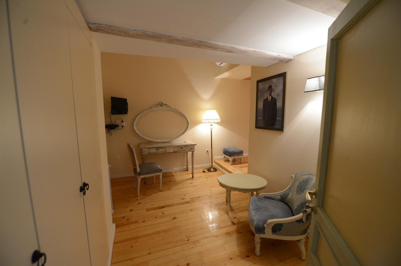 Caravan Villa Tbilisi Buitenkant foto