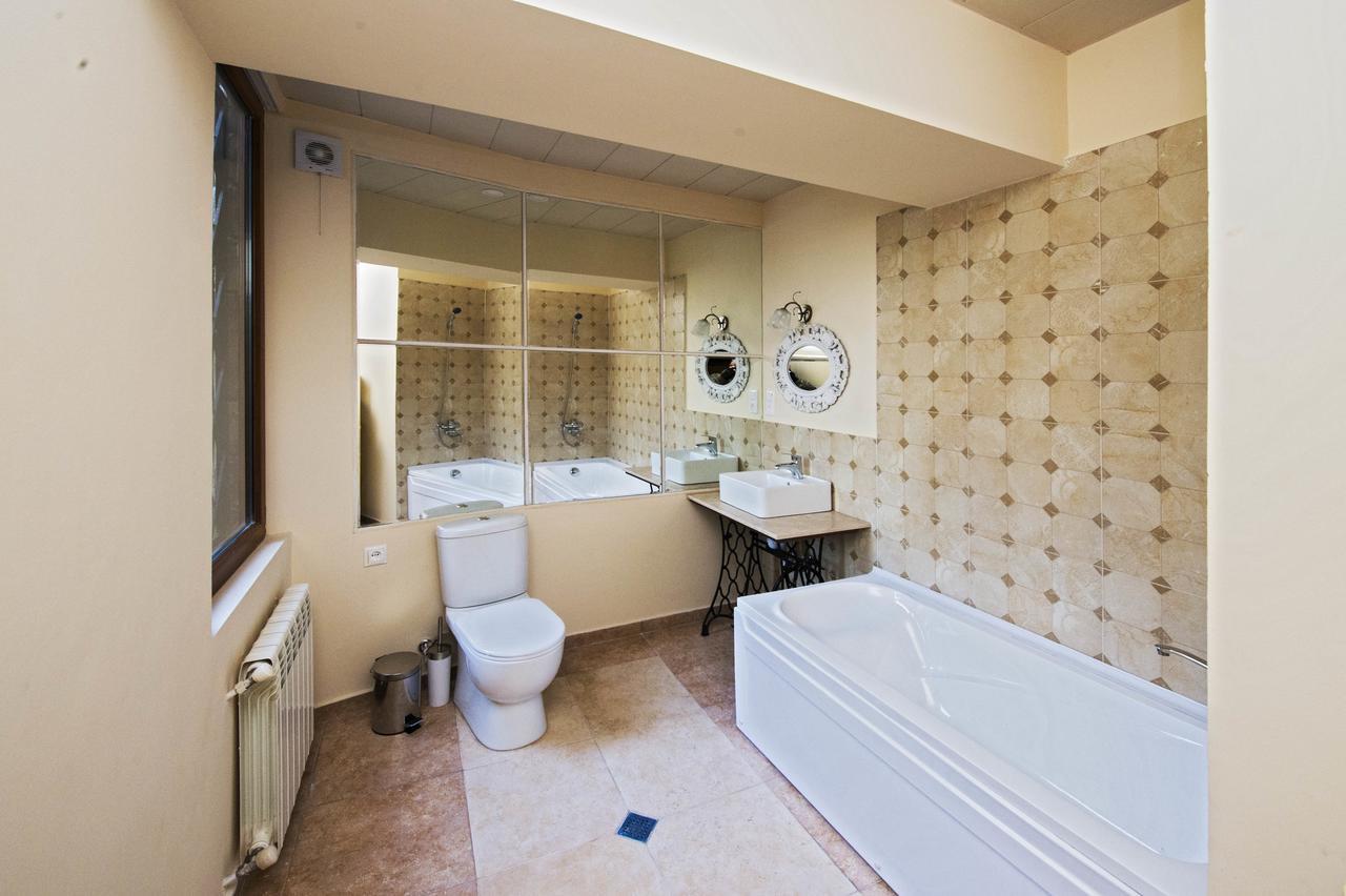 Caravan Villa Tbilisi Buitenkant foto