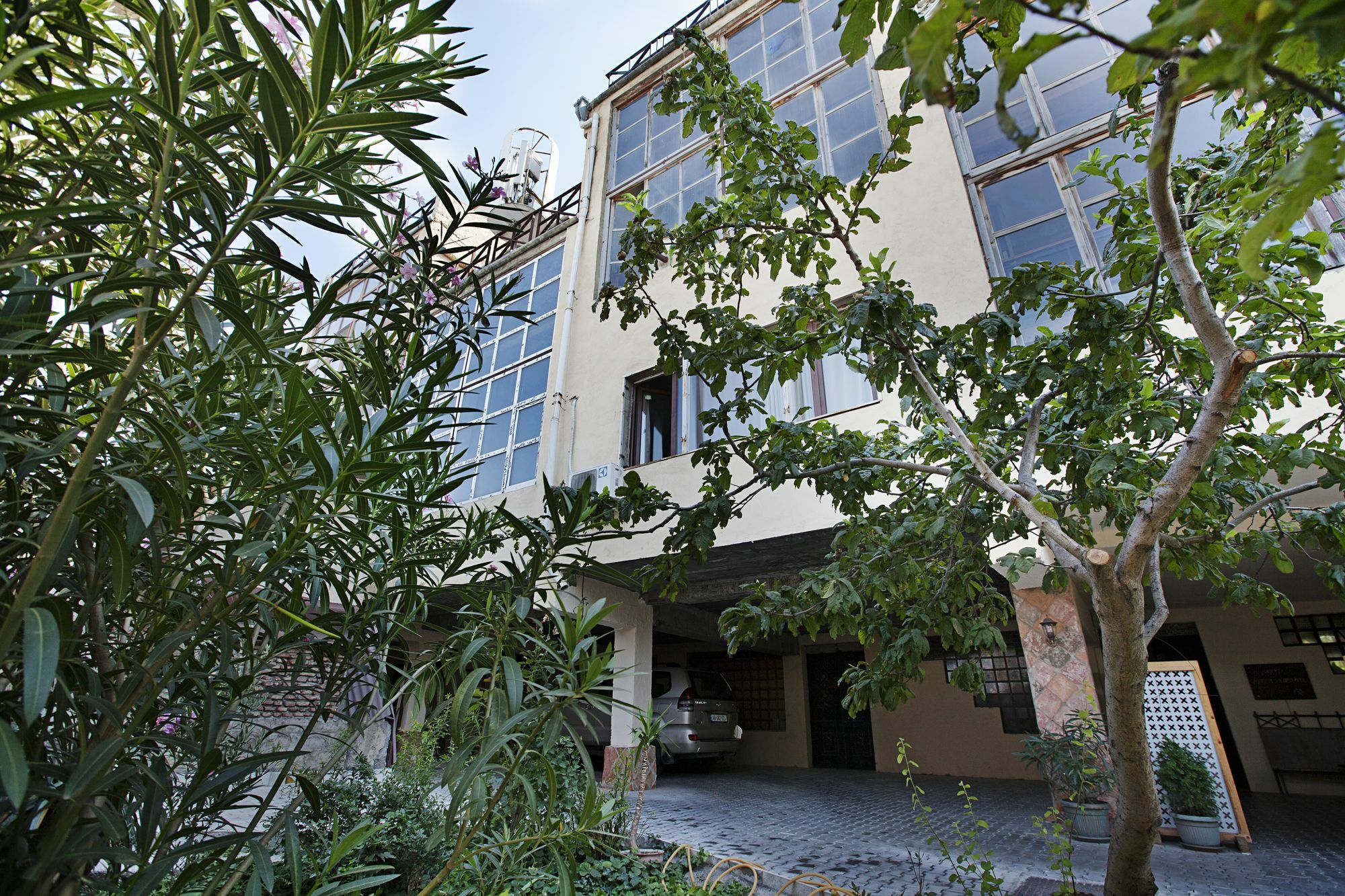 Caravan Villa Tbilisi Buitenkant foto