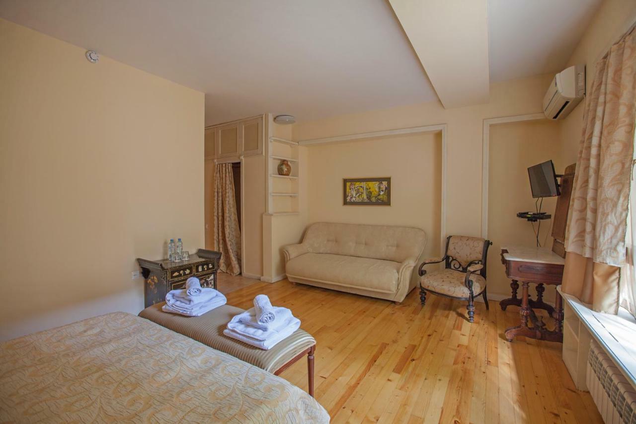 Caravan Villa Tbilisi Buitenkant foto